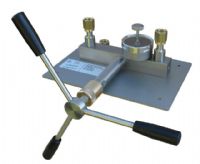 (951) Hydraulic Comparitor Pump Bench Mounted 1400 Bar